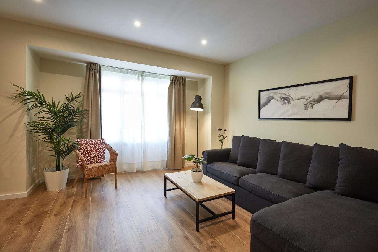 Bbarcelona Sagrada Familia Flats Apartment Bagian luar foto