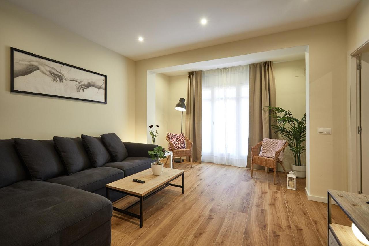 Bbarcelona Sagrada Familia Flats Apartment Bagian luar foto