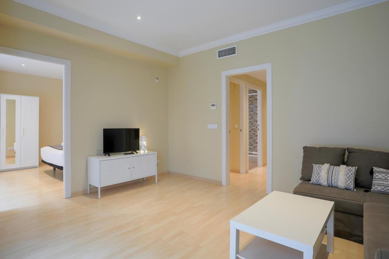 Bbarcelona Sagrada Familia Flats Apartment Bagian luar foto